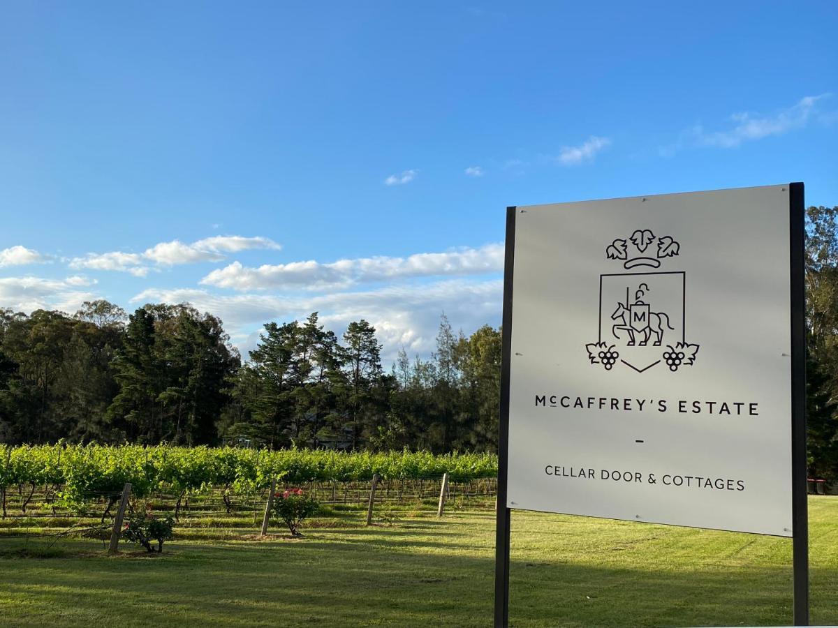 Mccaffrey'S Estate Hotel Pokolbin Bagian luar foto