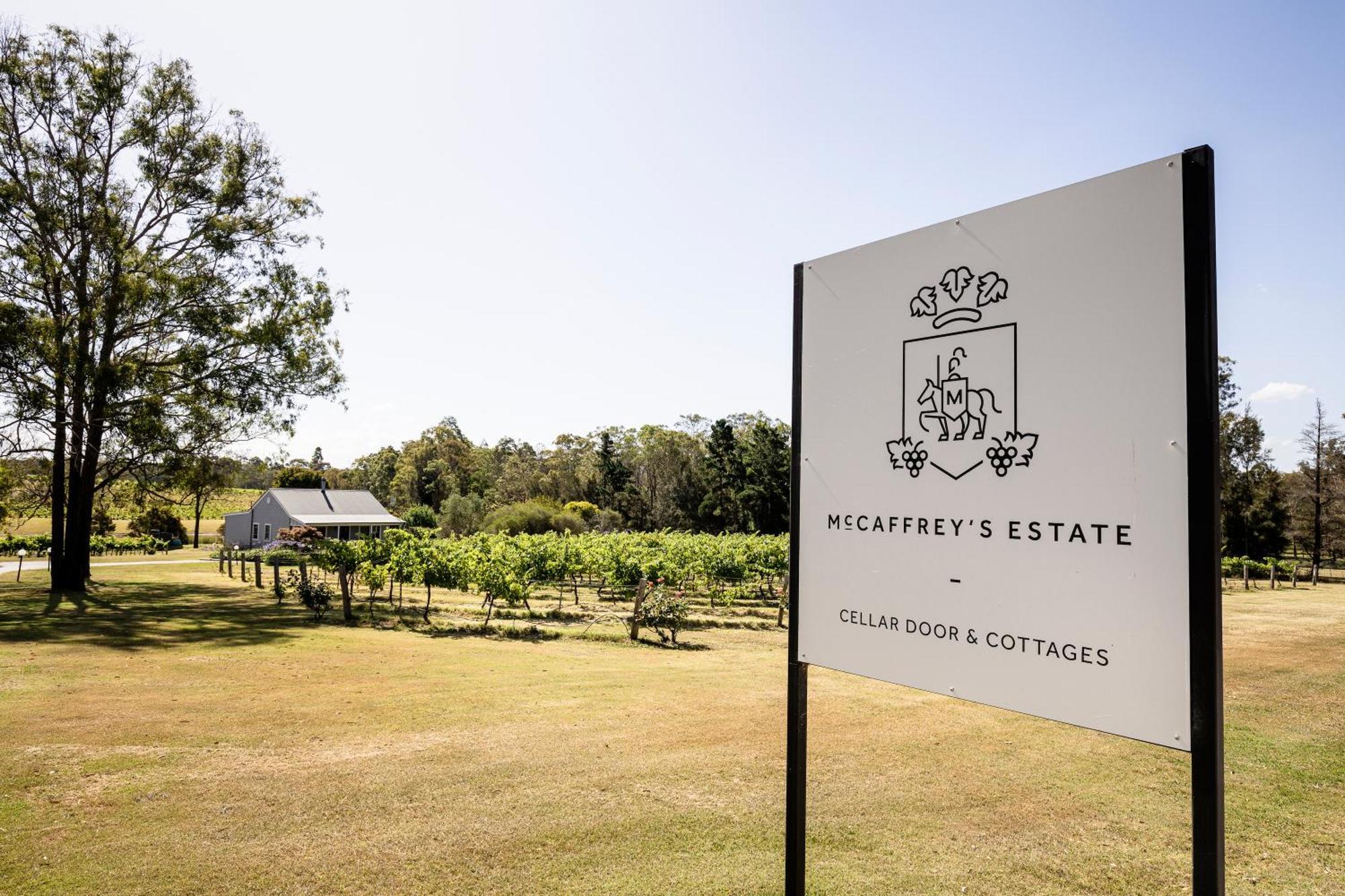 Mccaffrey'S Estate Hotel Pokolbin Bagian luar foto