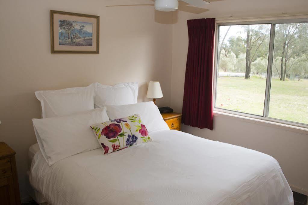 Mccaffrey'S Estate Hotel Pokolbin Bagian luar foto
